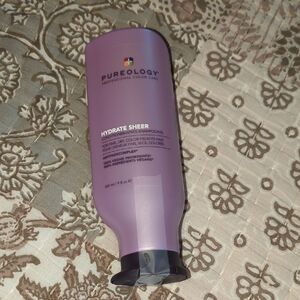 Pureology Hydrate Sheer Conditioner.
